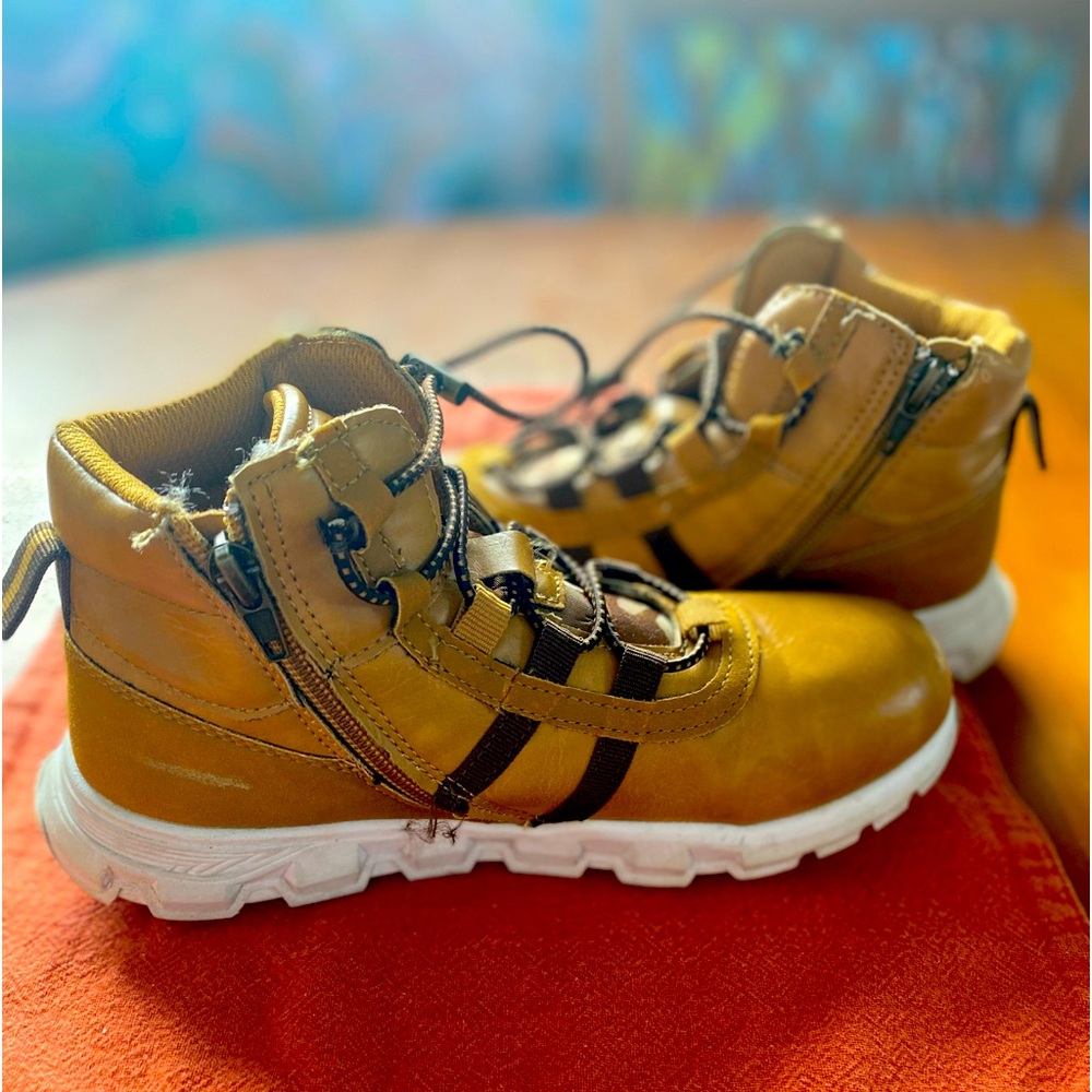 XRAY Boots Kid Size 3